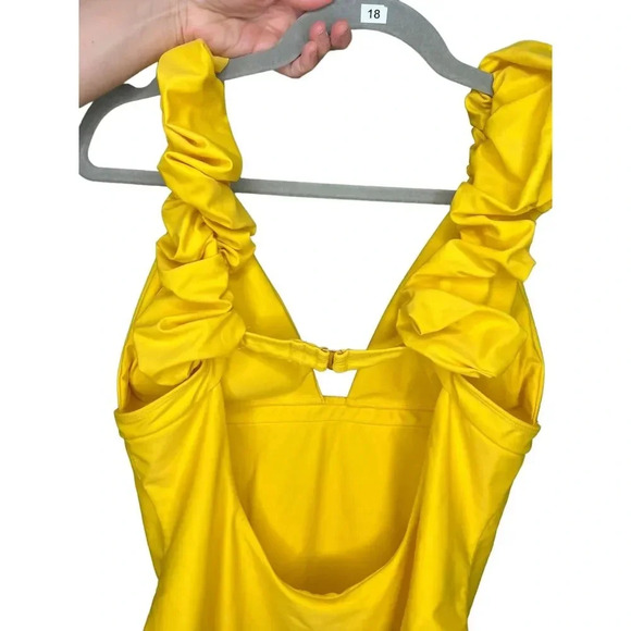 LPA Zella One Piece Size XL - Picture 5 of 8